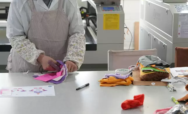 樣板間展示手工縫製。巴士的報記者攝的報記者攝