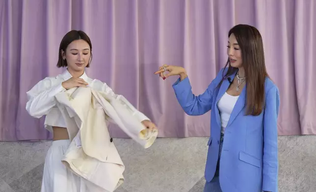 陳嘉容與高海寧都覺得從小學禮儀很重要。