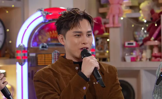 何廣沛笑言：「特登同導演監製Book你（Hilary）做MC。」