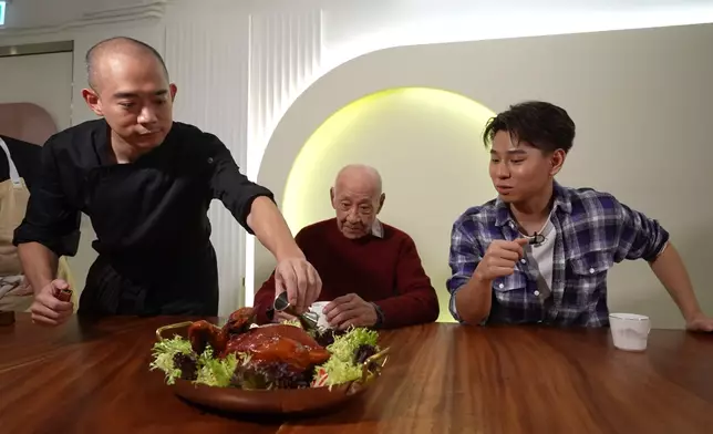 招牌菜佛跳牆炸子雞。