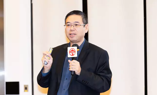 嶺大伍絜宜跨學科學院院長及跨學科講座教授陳曦教授。