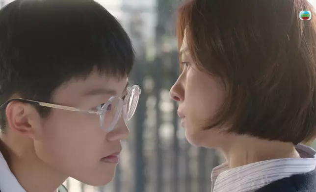 導演以多角度拍攝劉倬昕向文頌嫻說「我係故意」，劉倬昕的邪笑令人心寒。