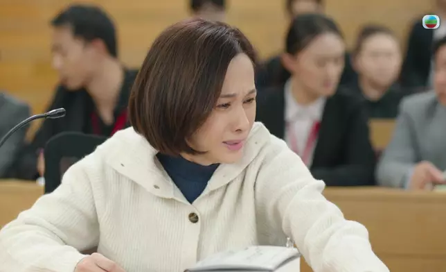 文頌嫻於庭上情緒轉變極多，包括悲傷、呆滯、憤怒等。