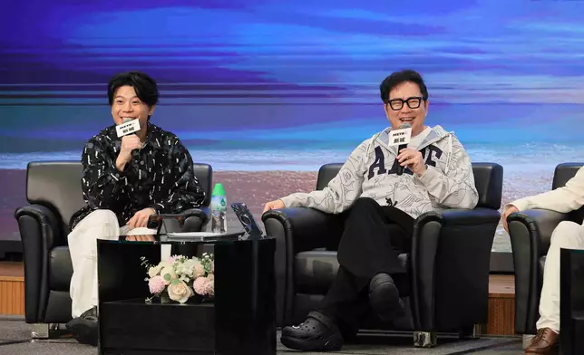 新城知訊台《Ben 同 Benson「Chur」到行》節目主持李有毅、李國煒擔任另一場講座。