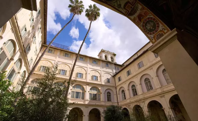 2026年3月18日周三，羅馬聖母堂（Santa Maria Sopra Minerva）的迴廊景色。(美聯社圖片/多梅尼科·斯蒂內利斯) AP圖片