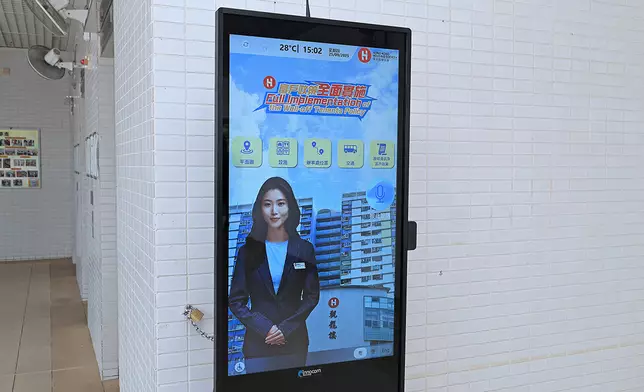 房協引入智慧屋邨管理，於出租屋邨「觀龍樓」和「勵德邨」引入智能清掃機、人工智能接待員及無人機檢測外牆。