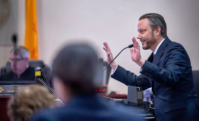 2026年3月23日周一，在新墨西哥州聖達菲的州法院，Meta律師赫夫（Kevin Huff）進行結案陳詞。該審訊指控社交媒體巨擘Meta誤導用戶，使其相信其平台對兒童是安全的。(美聯社圖片/Eddie Moore/The Albuquerque Journal via AP, Pool) AP圖片