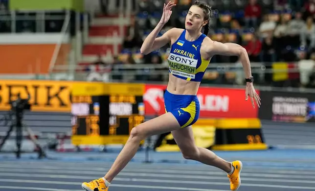 烏克蘭選手雅羅斯拉娃馬胡奇赫（Yaroslava Mahuchikh）在波蘭托倫舉行的世界室內田徑錦標賽女子跳高決賽中比賽。攝於2026年3月20日周五。(美聯社圖片/Matthias Schrader) AP圖片