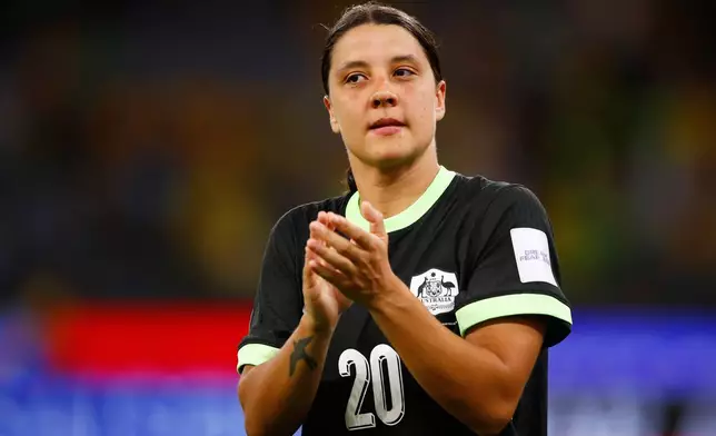 澳洲隊的姬爾（Sam Kerr）在2026年3月17日（周二）於澳洲珀斯舉行的女子亞洲盃準決賽中國對澳洲賽後作出反應。(美聯社圖片/Gary Day) AP圖片