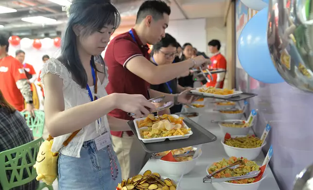 當天最受歡迎的「Calbee零食放題」提供了11 款香港卡樂B產品