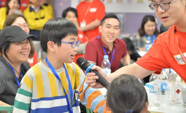 由 CEO江原先生及多位管理層，直接回答粉絲們提出的各種問題及建議。 粉絲表現非常積極，提出很多相當實用具體的意見