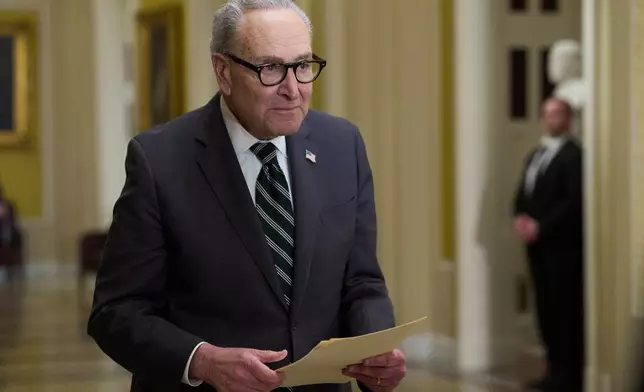 參議院民主黨領袖舒默（Chuck Schumer）周二（2026年3月17日）在華盛頓國會山莊出席記者會。(美聯社圖片/Jacquelyn Martin) AP圖片