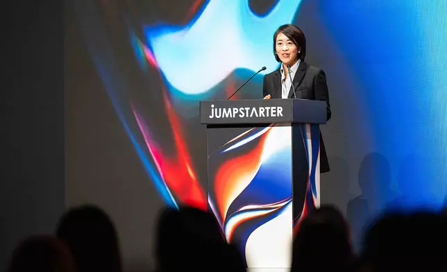 阿里巴巴創業者基金執行董事兼行政總裁周駱美琪致歡迎辭