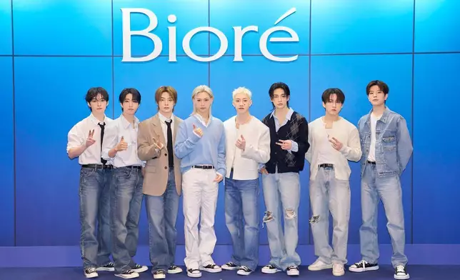 Stray Kids八位成員一同登台。AP圖片