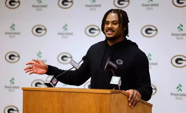 資料圖片：2025年12月27日，綠灣包裝工四分衛威利斯（Malik Willis）在對陣巴爾的摩烏鴉的賽後記者會上發言。(美聯社圖片/Mike Roemer) AP圖片