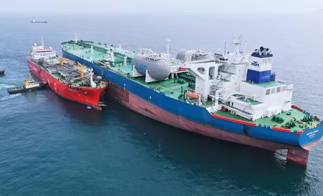 香港首宗為超大型運油輪進行液化天氣注作業於長洲南錨地進行，約 4,700 立方 米的液化天然氣在 7 小時順利加注至「馬蘭狄俄涅」號。