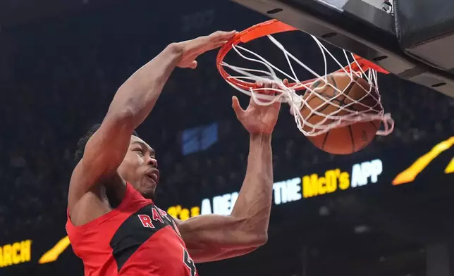 多倫多速龍球員史葛賓斯（4號）得分。 AP圖片