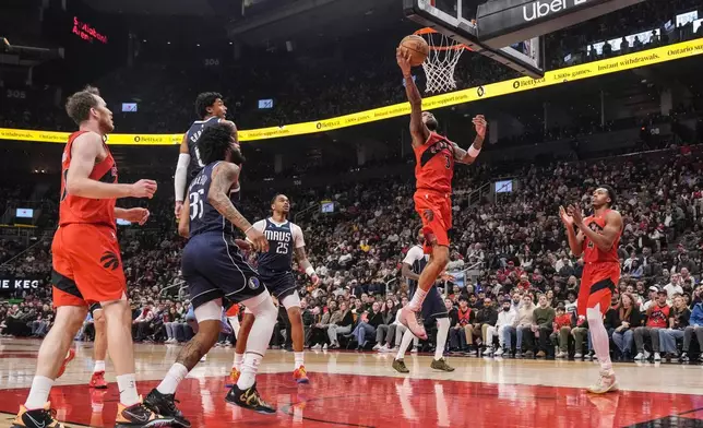 多倫多速龍球員布蘭頓英格拉姆（3號）得分。 AP圖片