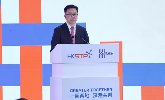 孫東在深圳出席「一園兩地、深港共創」—暨河套香港青年科創谷啟動儀式致辭。政府新聞處圖片