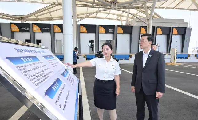 行政長官繼續海南訪問行程。 政府新聞處圖片