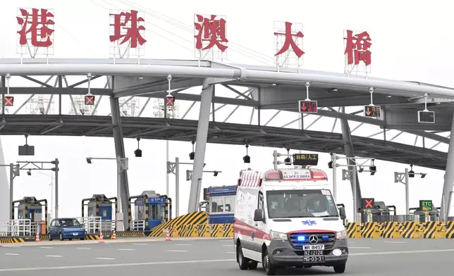 ​「大灣區跨境直通救護車試行計劃」即日起正式實施雙向轉運安排。政府新聞處圖片