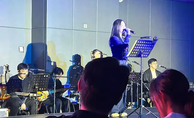 每一首作品的真摯演繹，都展現出同學們對於身旁生活的細緻觀察，以及他們對於時間、情感主題的深刻感悟。巴士的報記者攝