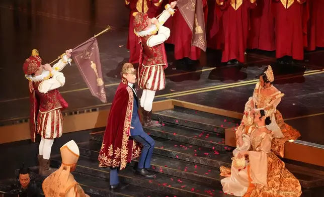 主持人奧拜恩（Conan O'Brien）於2026年3月15日（周日），在洛杉磯（Los Angeles）杜比劇院（Dolby Theatre）舉行的奧斯卡金像獎頒獎禮上表演。 AP圖片