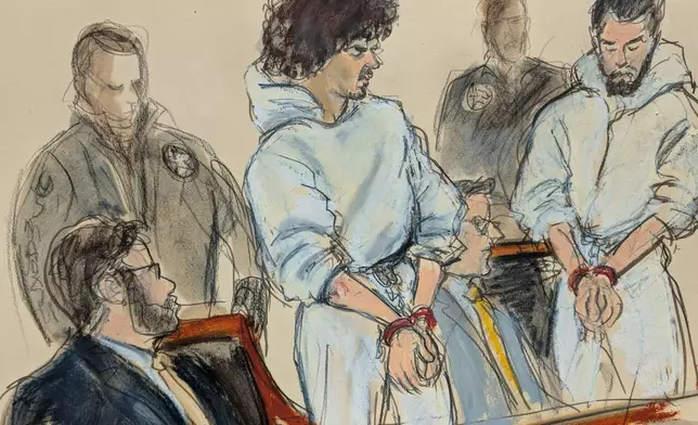 巴拉特（Emir Balat，左）與卡尤米（Ibrahim Kayumi，右一）於2026年3月9日周一被押解往曼哈頓聯邦法院提堂。兩人涉嫌在兩天前的示威中投擲爆炸品被捕，被控企圖向恐怖組織提供物質支持及使用大規模殺傷性武器。(Elizabeth Williams via AP) AP圖片