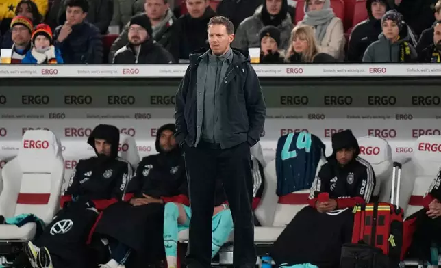 2026年3月30日周一，德國隊主教練拿高士文在德國史特加舉行的國際足球友誼賽中作出反應。 (美聯社圖片/Matthias Schrader) AP圖片