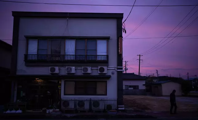 2026年2月13日周五黎明時分，福島縣小高區，小林智子經營的雙葉屋旅館。AP圖片