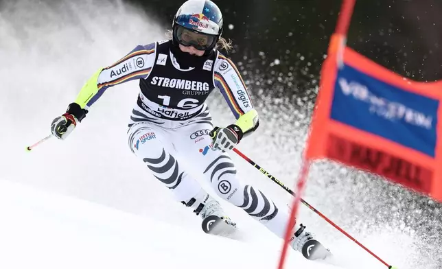 德國選手艾瑪艾查在挪威哈夫傑爾舉行的利勒哈默爾世界盃決賽中，參加高山滑雪女子大迴轉賽事。攝於2026年3月25日周三。(美聯社圖片/Gabriele Facciotti) AP圖片