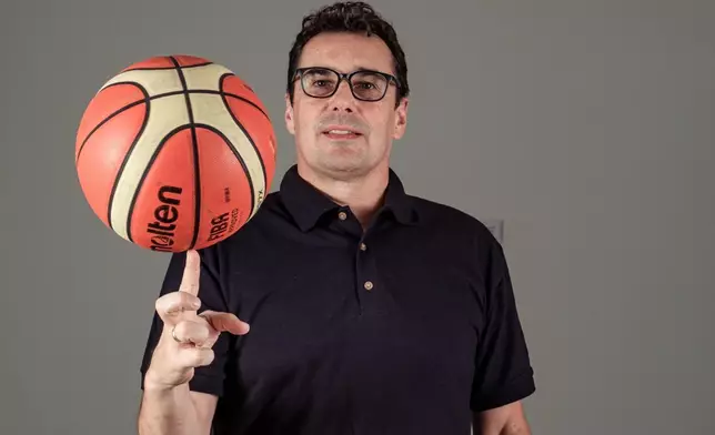 塞爾維亞男子國家隊前助理教練Nenad Trunić