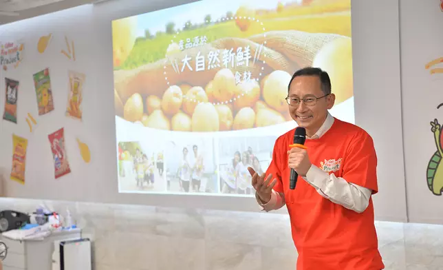 卡樂B四洲的董事總經理 王啟文(Lawrence) 向粉絲致詞