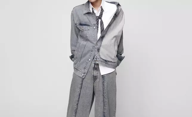 3.28 Busking by the Sea by Arvin 曾傲棐