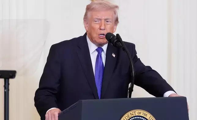 美國總統特朗普於2026年3月2日在白宮東廳舉行的榮譽勳章頒授儀式前，就伊朗問題發表講話。 AP圖片