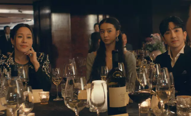 林嘉欣與木村光希及Anson Lo結戲緣。