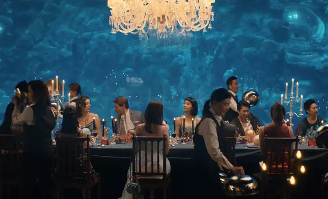 《THE SEASON》描繪上流社會，取景極盡奢華。