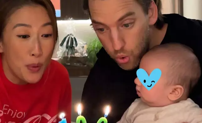 以往一直用貼紙遮着囝囝的株子。