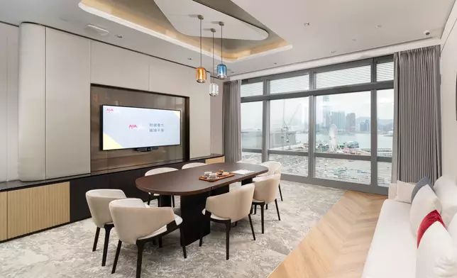 中心的設計理念以 ESG 原則為依歸，透過物料的使用演繹 可持續的價值。