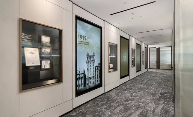 友邦歷史長廊展示友邦保險在亞洲逾百年基業的發展歷程及對客戶跨世代的承諾。