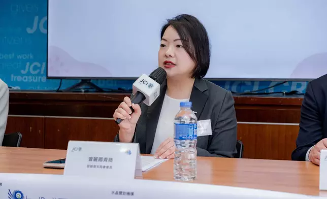 晉峰青年商會會長曾麗卿指出長者因跌倒可能導致生活範圍大幅萎縮