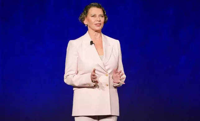 NBC環球娛樂（NBCUniversal Entertainment）主席唐娜蘭利（Donna Langley），於2026年4月15日周三在拉斯維加斯凱撒宮舉行的CinemaCon上，在環球影業及焦點影業的發布會上發言。(美聯社圖片/Chris Pizzello) AP圖片