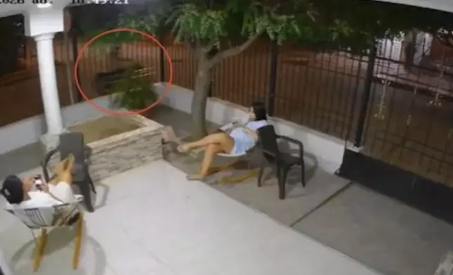 孕婦坐家門外突遭騎車槍手近距離槍擊，送院後情況轉差需剖腹產子。X圖片@Mrgunsngear