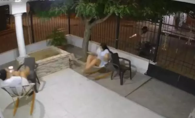 孕婦坐家門外突遭騎車槍手近距離槍擊，送院後情況轉差需剖腹產子。X圖片@Mrgunsngear