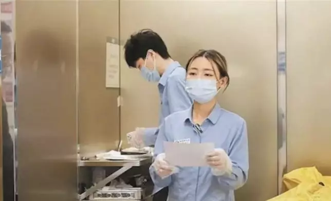 00後女生做遺體化妝師直面死亡為逝者還原真貌。影片截圖