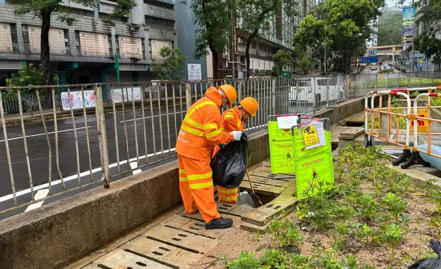 檢查及清理柴灣道迴旋處渠道。下水水 Drainy FB