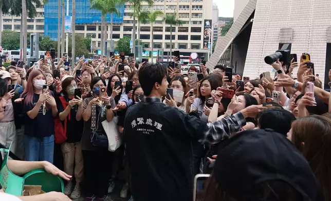 AK大派飛機欖。