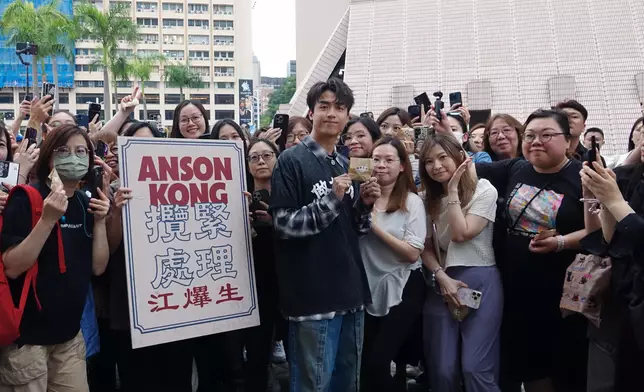 被「生粉」挑機叫叔叔。