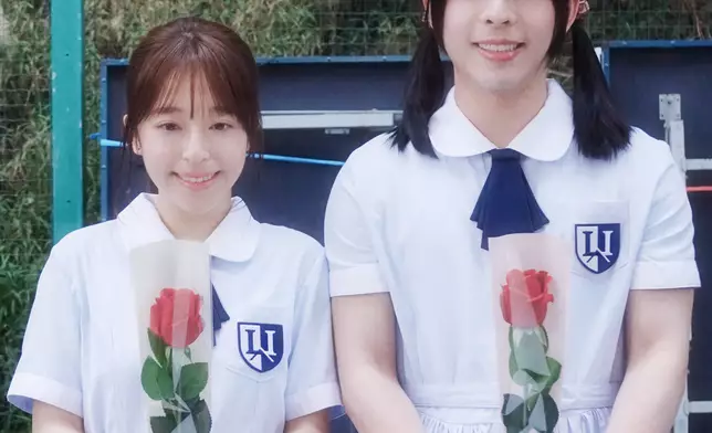 E先生首度反串扮「女爵安」。