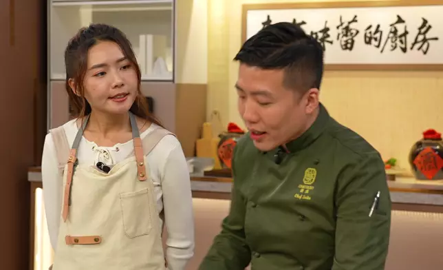 Joey問周世韜：「四川臘肉喺邊度買到？」